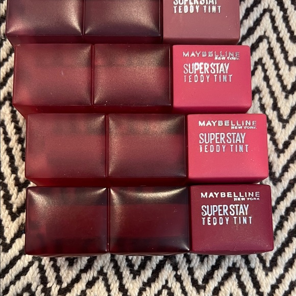 MAYBELLINE NEW YORK Bold Red and Pink Lip Tint. 11 for $70